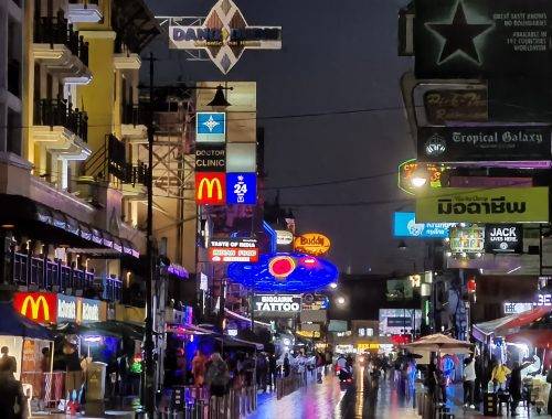 Nit a Khaosan Road, Bangkok.